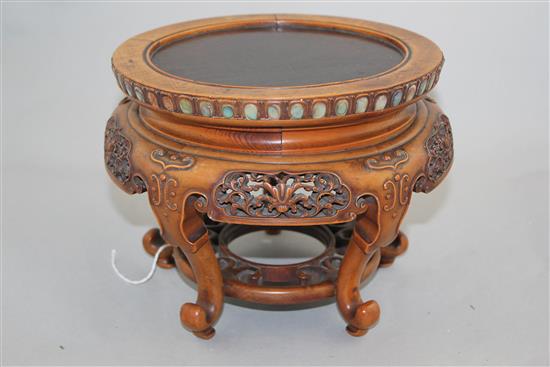 A Japanese boxwood and rosewood stand, Meiji period, 17.3cm